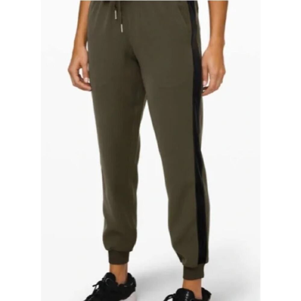 Lululemon On the Fly Jogger Women's 6 Olive Black Velvet Trim Special Edition